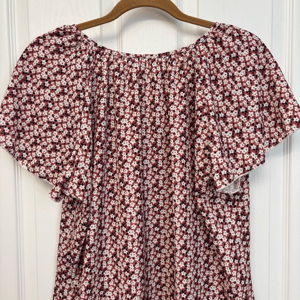 Burgundy Floral V-Neck Top | SimpleFun XL - Picture 9 of 11